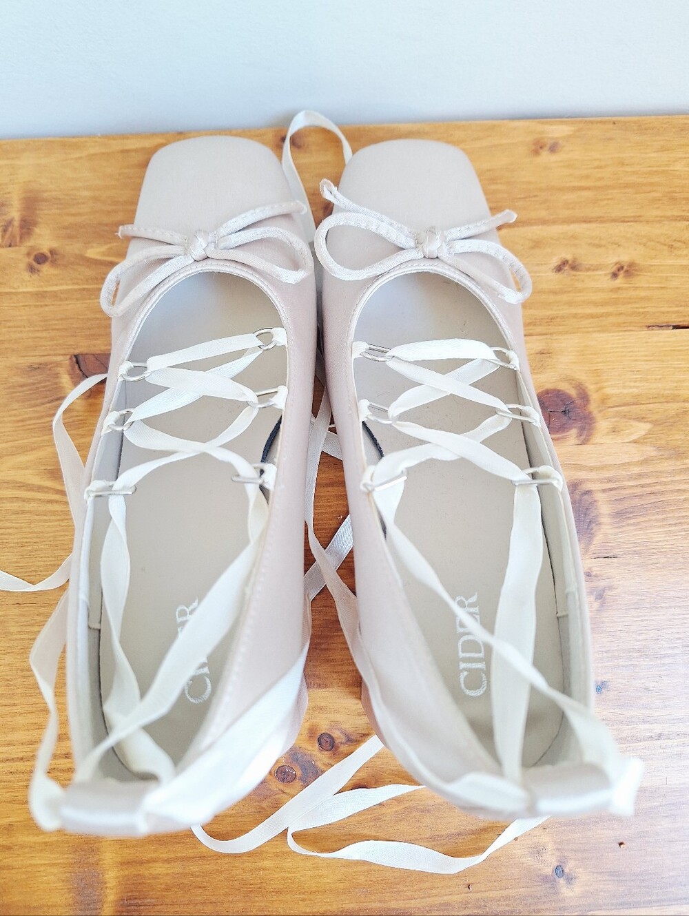 Ballet Satin Bow Mary Jane Heels - Size 9 - Picture 9 of 10